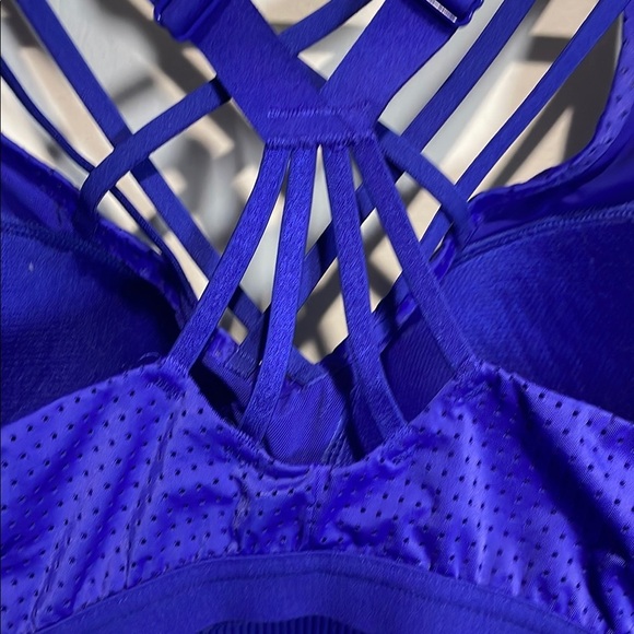 Victoria's Secret Blue Strappy Bra with Padded Cups - Picture 5 of 8